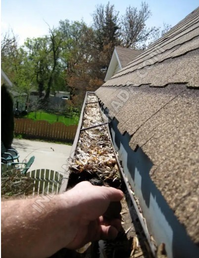 Eavestrough Cleaning & Maintenance Services