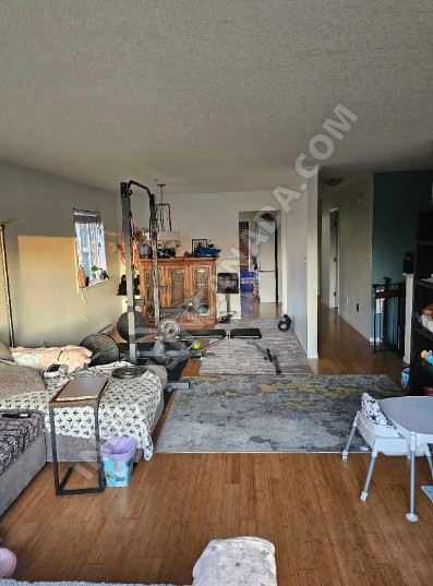Room for Rent – Quiet Shared Living Space