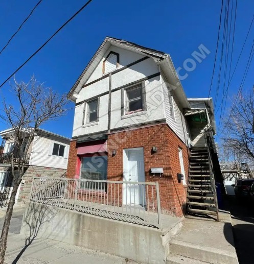 $1,500 Move-In Incentive – Spacious 2 Bedroom Apartment Downtown Hull with Parking