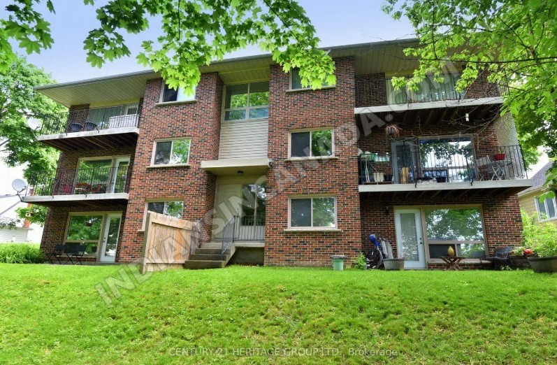 Bachelor Apartment for Lease – Newly Renovated Studio in Newmarket